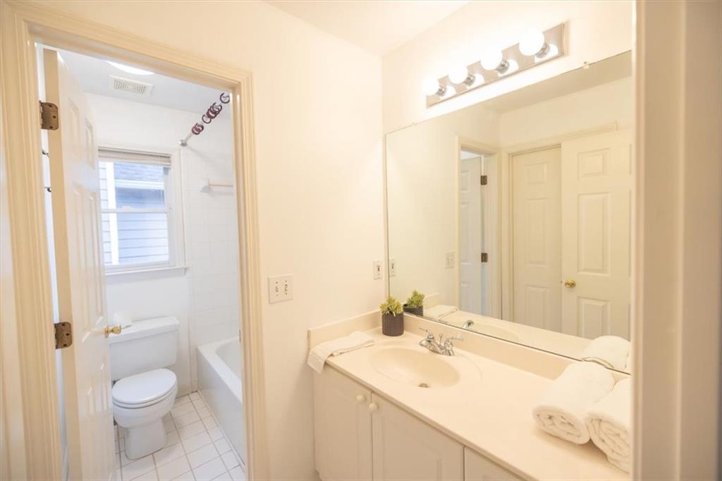 200 Ridge Bluff Lane, Suwanee, Georgia image 34