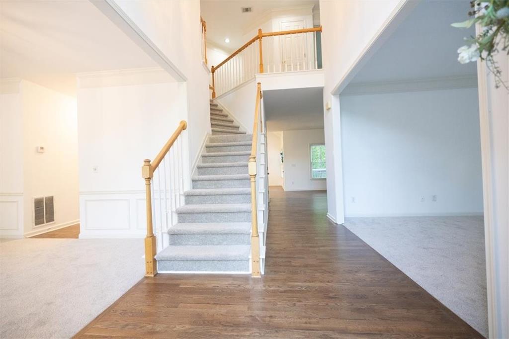 200 Ridge Bluff Lane, Suwanee, Georgia image 3