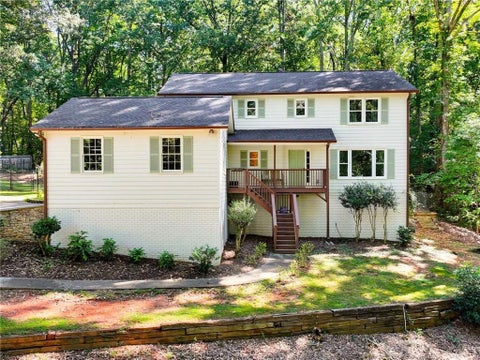 Homes For Sale - 574 Ridge Lake Lane<br/> Cobb County, Marietta, GA 30064