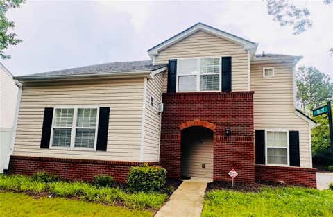 Homes For Sale - 308 W Oaks Trail<br/> Woodstock, GA 30188