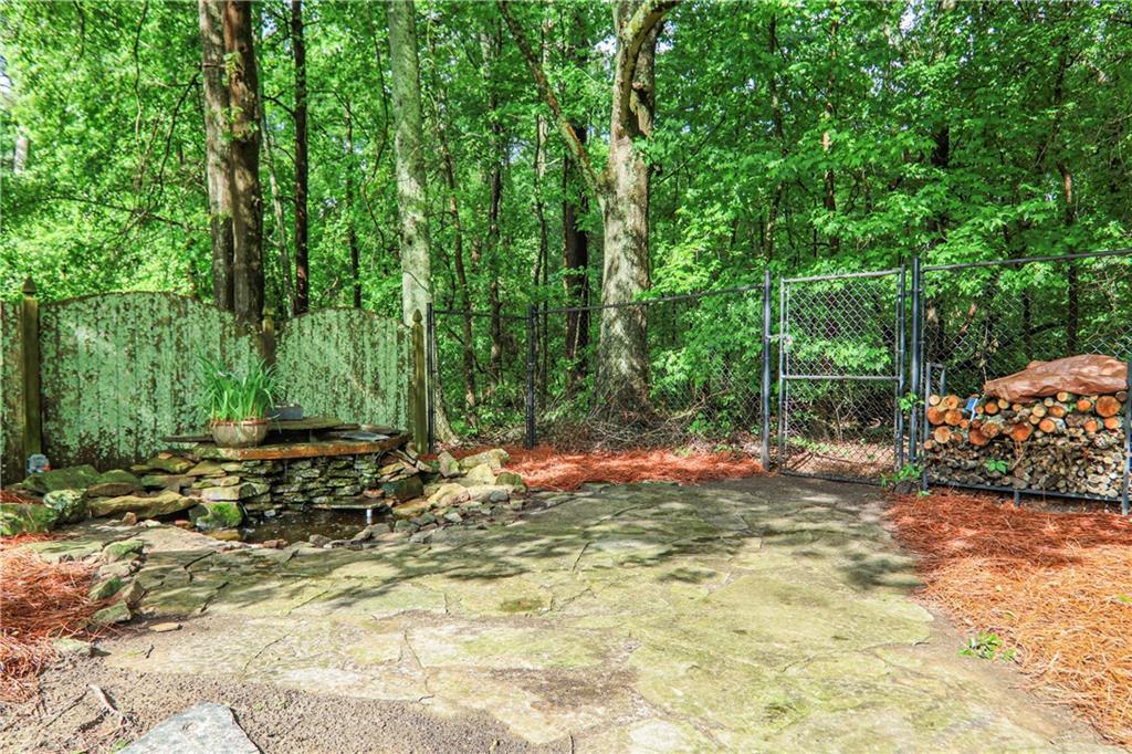 1593 Fredricksberg Drive, Loganville, Georgia image 29