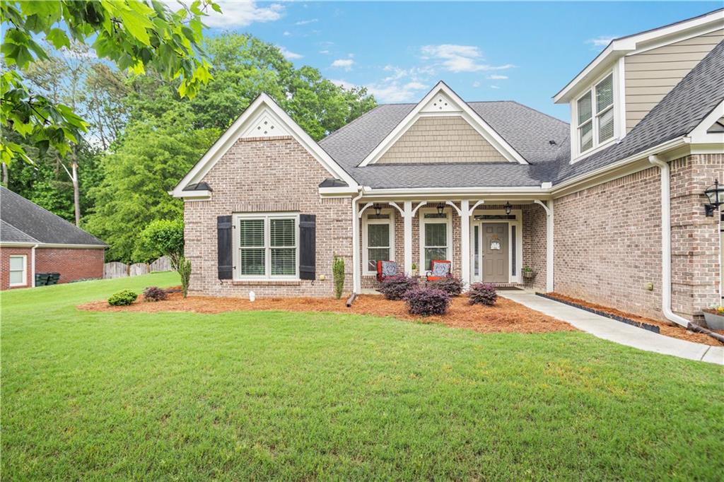 1593 Fredricksberg Drive, Loganville, Georgia image 2