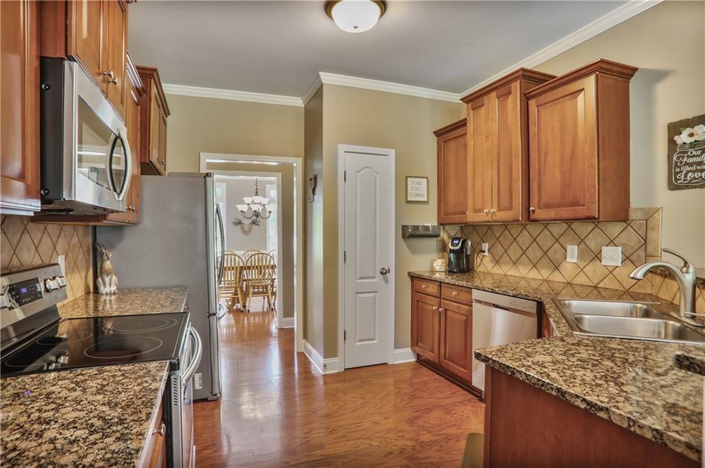 1593 Fredricksberg Drive, Loganville, Georgia image 11
