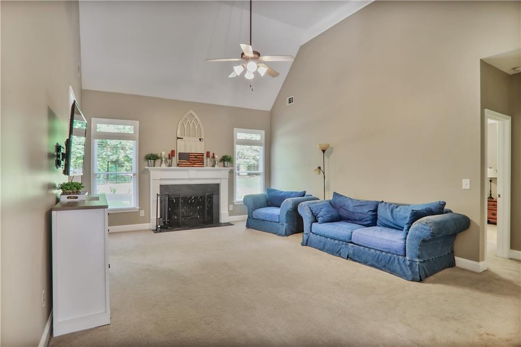 1593 Fredricksberg Drive, Loganville, Georgia image 3