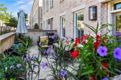 Townhouse For Sale - 3435 Landen Pine Court<br/> Atlanta, GA 30305