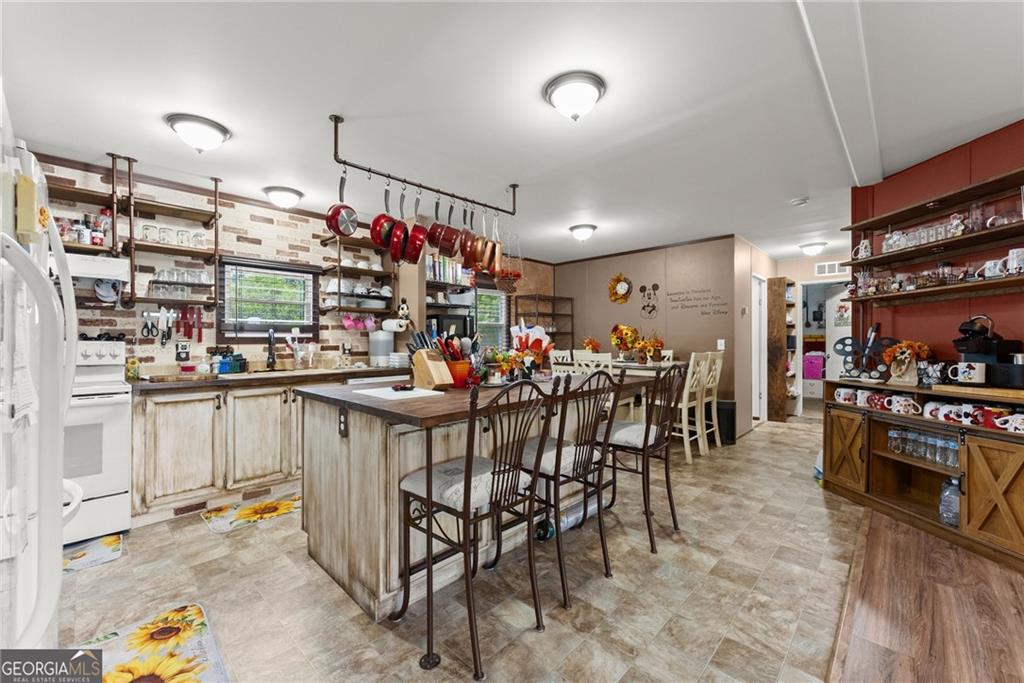 266 Robin Hood Drive