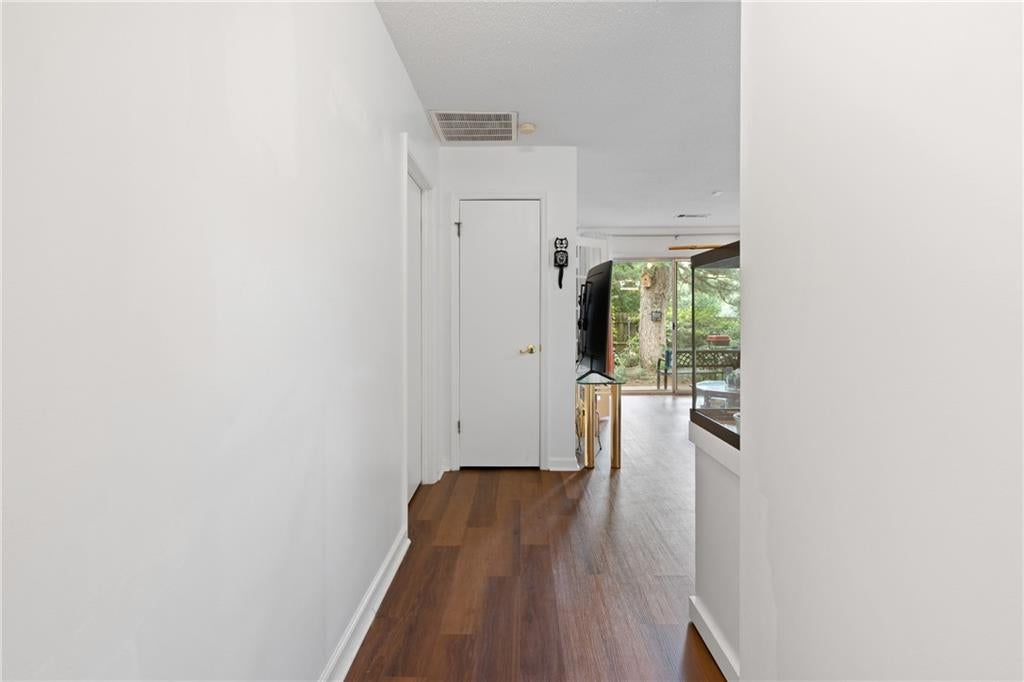 323 Cabaret Court SW