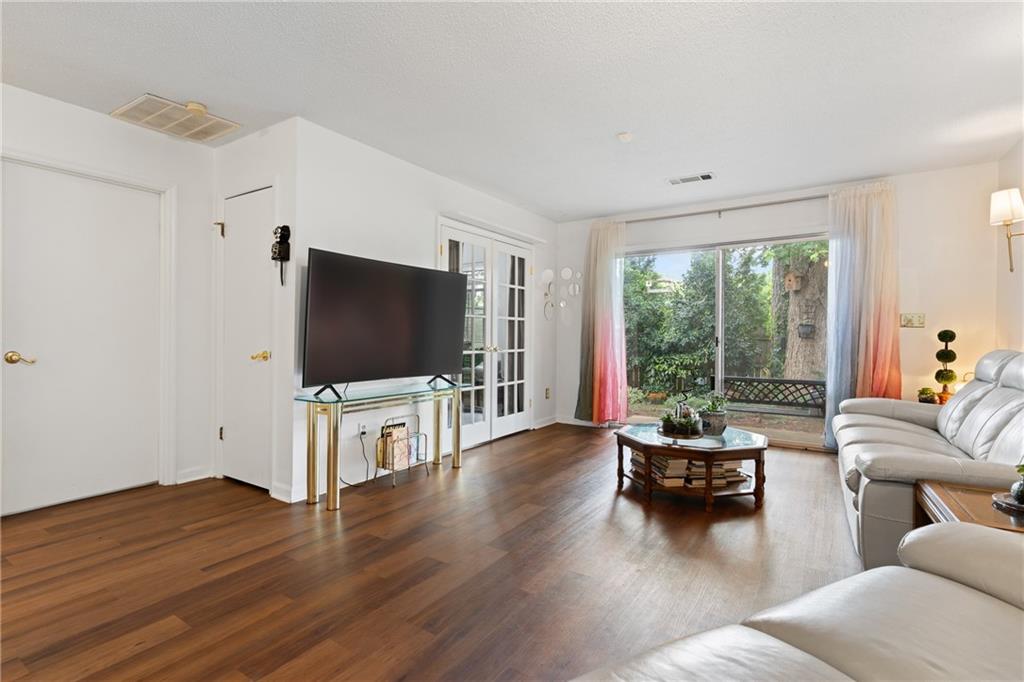 323 Cabaret Court SW