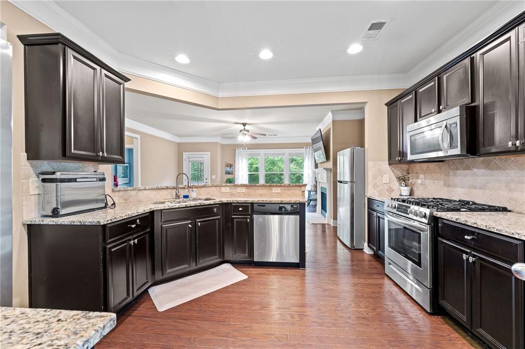 4625 Cold Spring Court Ct, Cumming, Georgia image 8