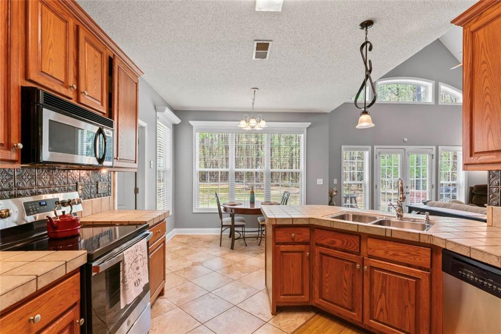 308 Helena Place, Mcdonough, Georgia image 7