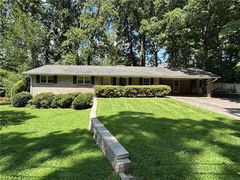 Homes For Sale - 660 Grove Parkway<br/> Marietta, GA 30067