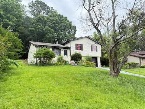 Homes For Sale - 6692 Cambridge Drive<br/> Rex, GA 30273