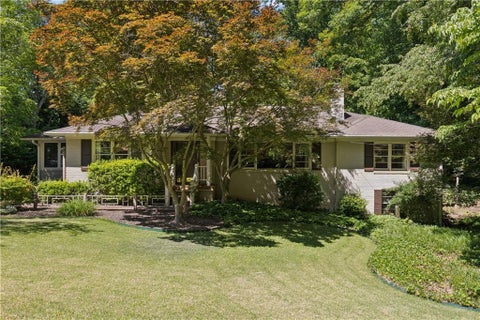 Homes For Sale - 4590 Dudley Lane<br/> Atlanta, GA 30327