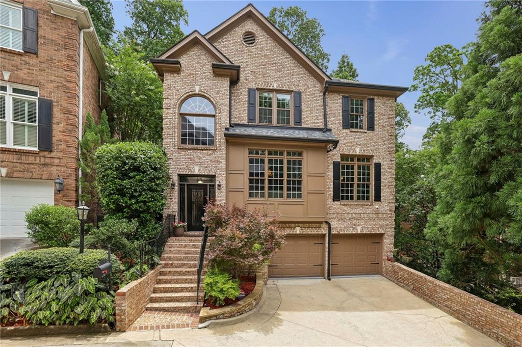 1151 Chantilly NE