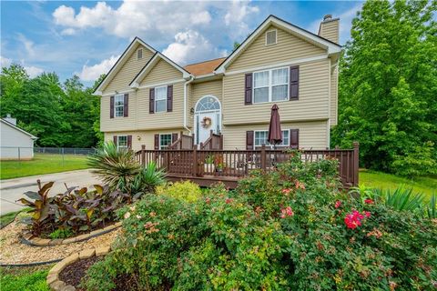 Homes For Sale - 3425 One Horse Lane<br/> Gainesville, GA 30507