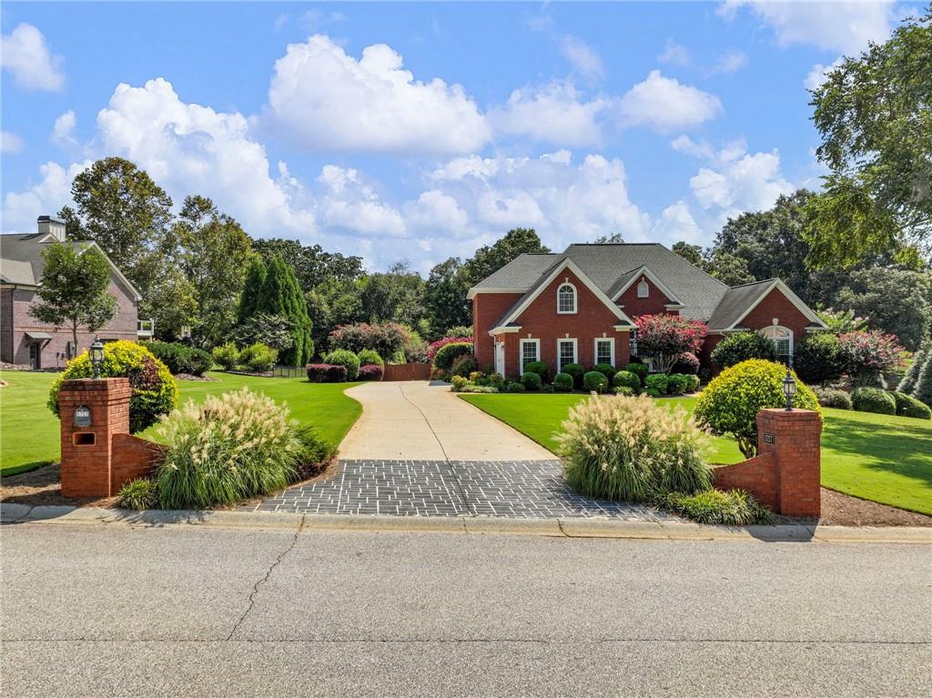5757 Chateau Glen Drive