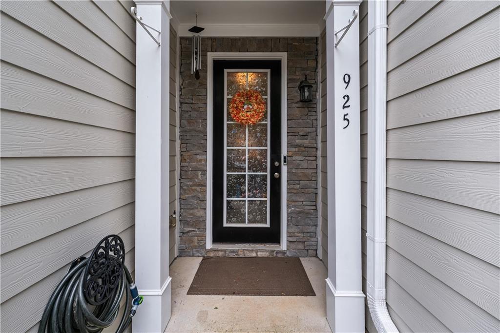 925 Pierce Ivy Court