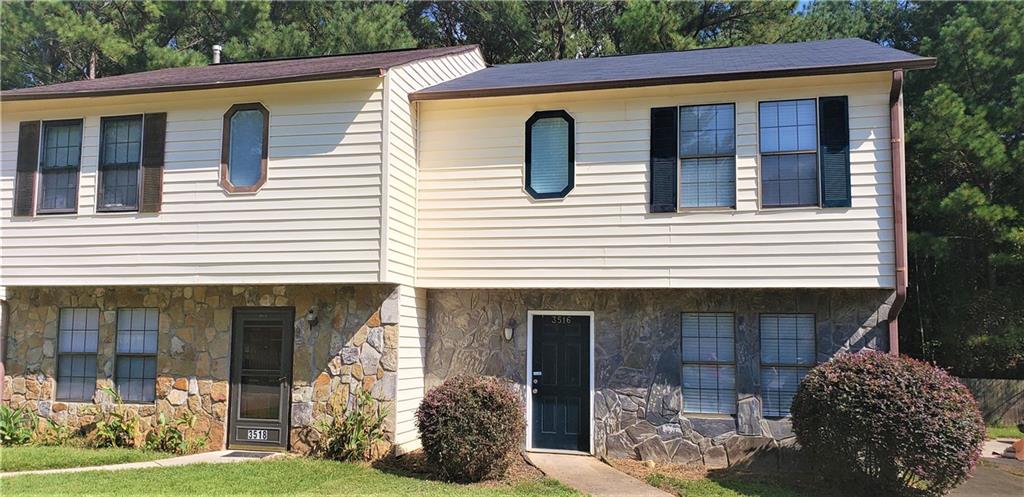 Welcome home to this cozy and inviting end-unit townhome, perfectly situated in the desirable McEachern School District. Thoughtfully maintained and move-in ready, this home offers a bright, open-concept living space that welcomes you with warmth and natural light. The seamless flow into the spacious kitchen—complete with modern appliances and updated flooring—creates an ideal layout for everyday living and casual entertaining.
Upstairs, the generously sized primary suite offers a peaceful retreat, featuring a walk-in closet and ample room to relax and recharge. Two additional bedrooms and a full bathroom provide flexible options for family, guests, or a dedicated work-from-home setup.
Located just minutes from local parks, shopping, dining, and more, this townhome offers both comfort and convenience in one well-appointed package. Whether you're a first-time renter or simply looking for a well-located space with great value, this home is ready to welcome you.
Don't miss out on this incredible opportunity to make this house your home! Schedule a tour today and experience everything this property has to offer. To schedule your self tour today, please visit our website Solution Property Management Group. We look forward to helping you find your perfect home!