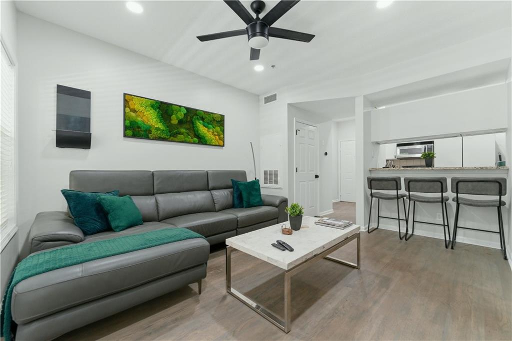 1250 Parkwood Circle SE 1214