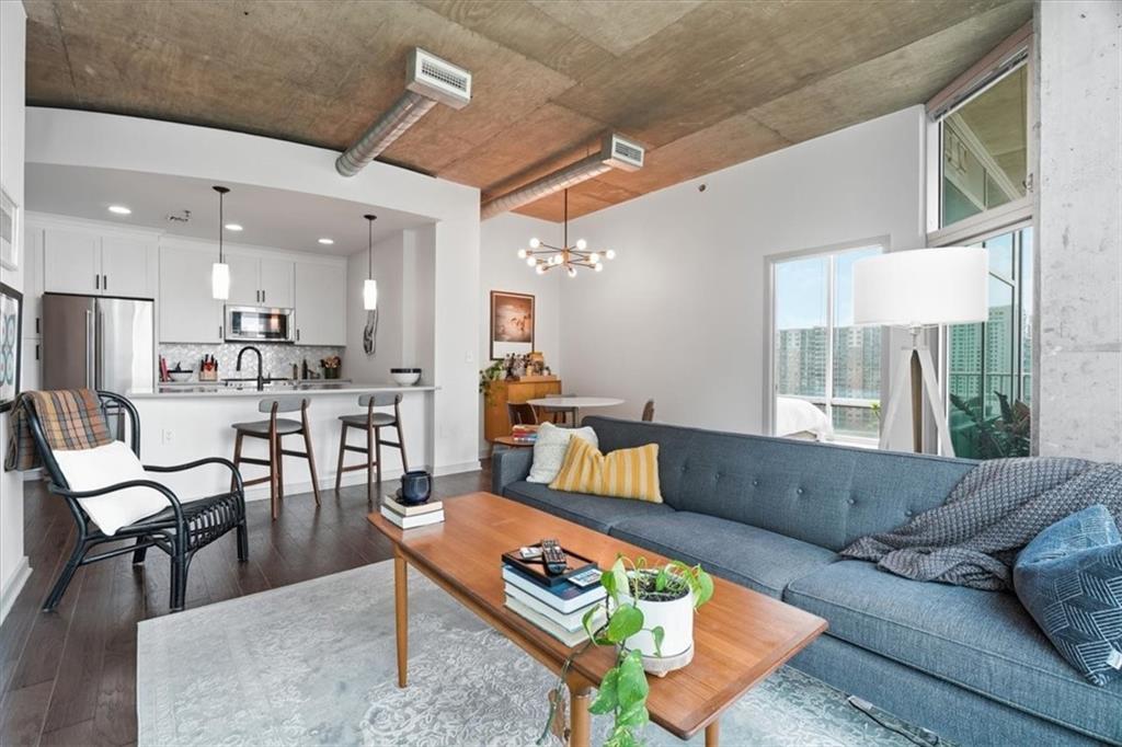 923 Peachtree Street NE 1328