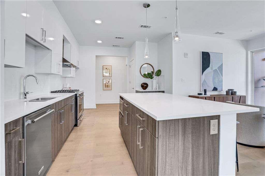 775 Juniper Street NE 525