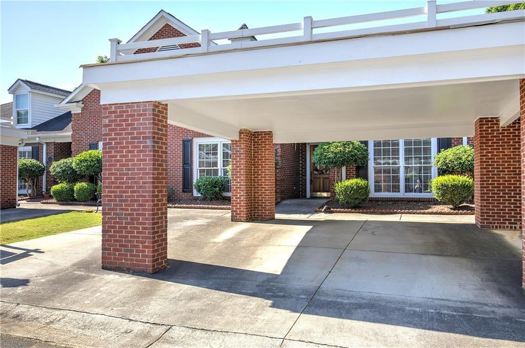 214 Manor Way