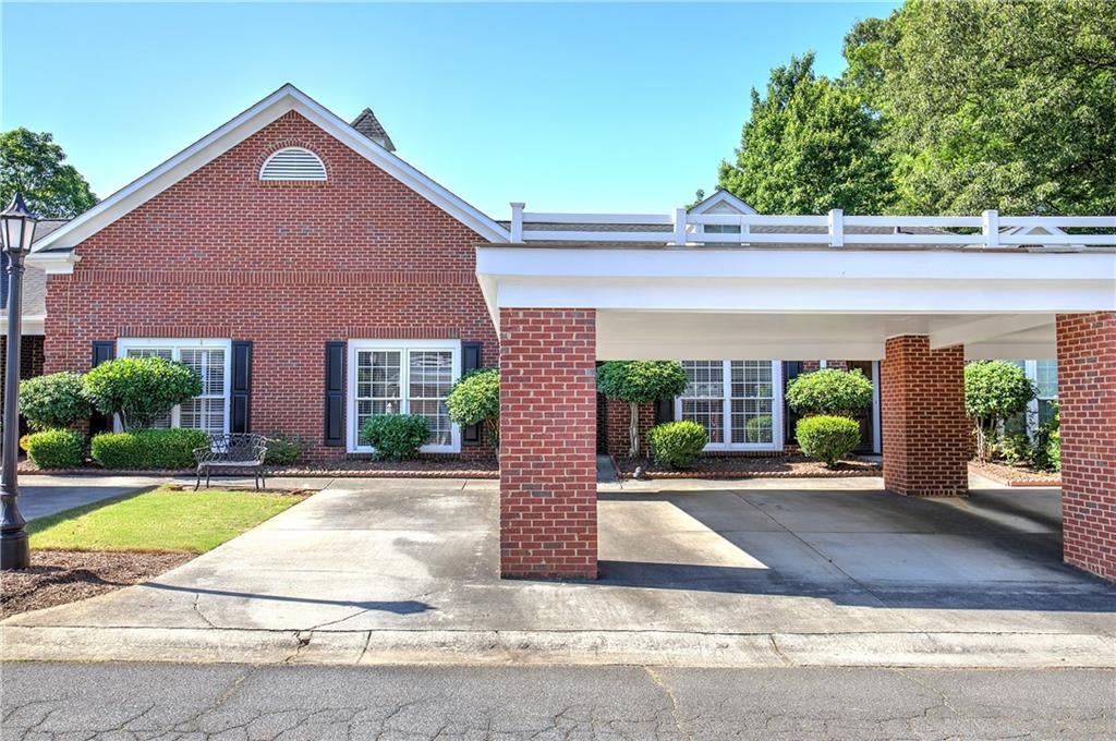 214 Manor Way
