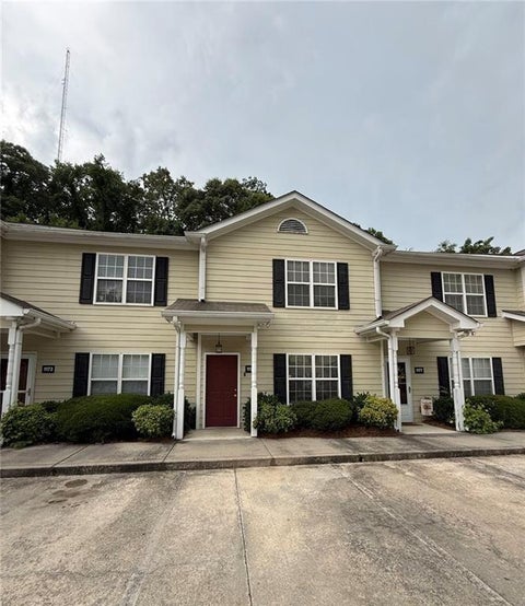 Townhouse For Sale - 1175 Riverside Terrace<br/> Gainesville, GA 30501