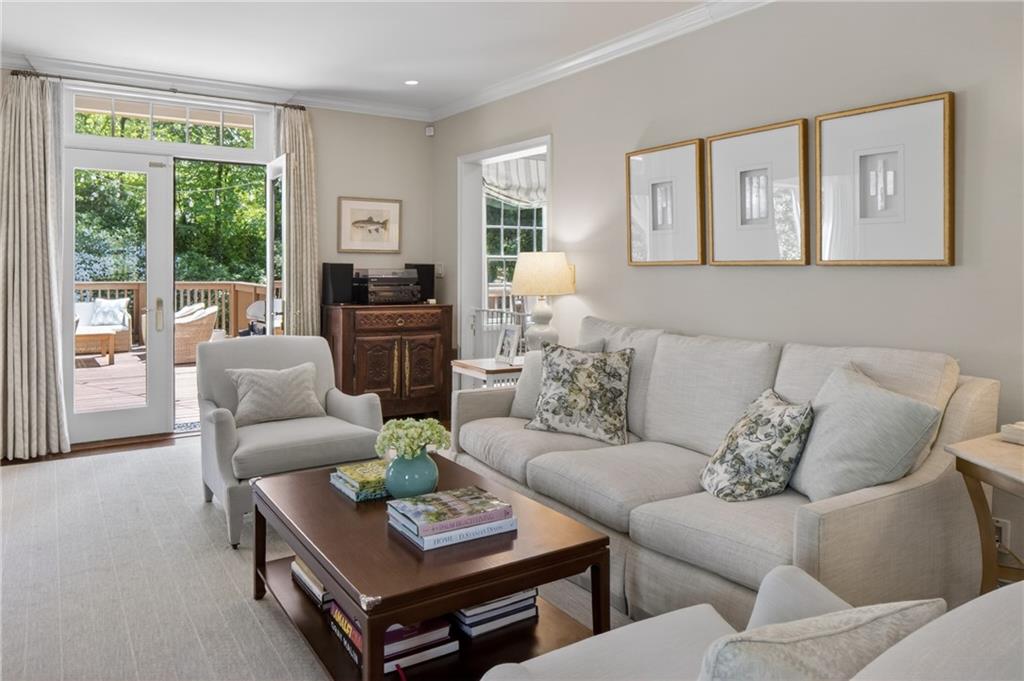 755 Greenview Avenue NE