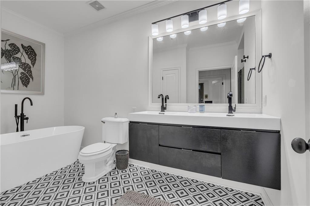 825 Highland Lane NE 1207