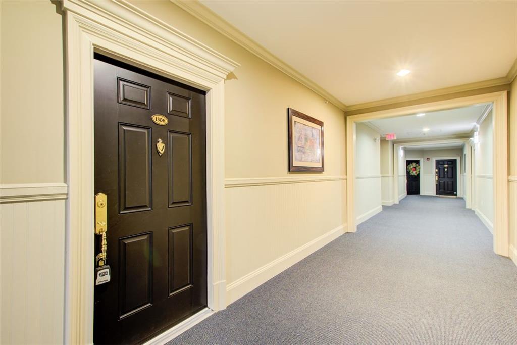 4100 Paces Walk SE 1306