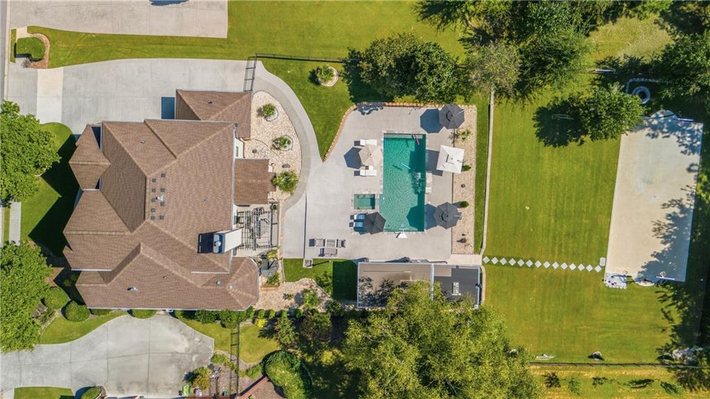 2711 Trailing Ivy Way