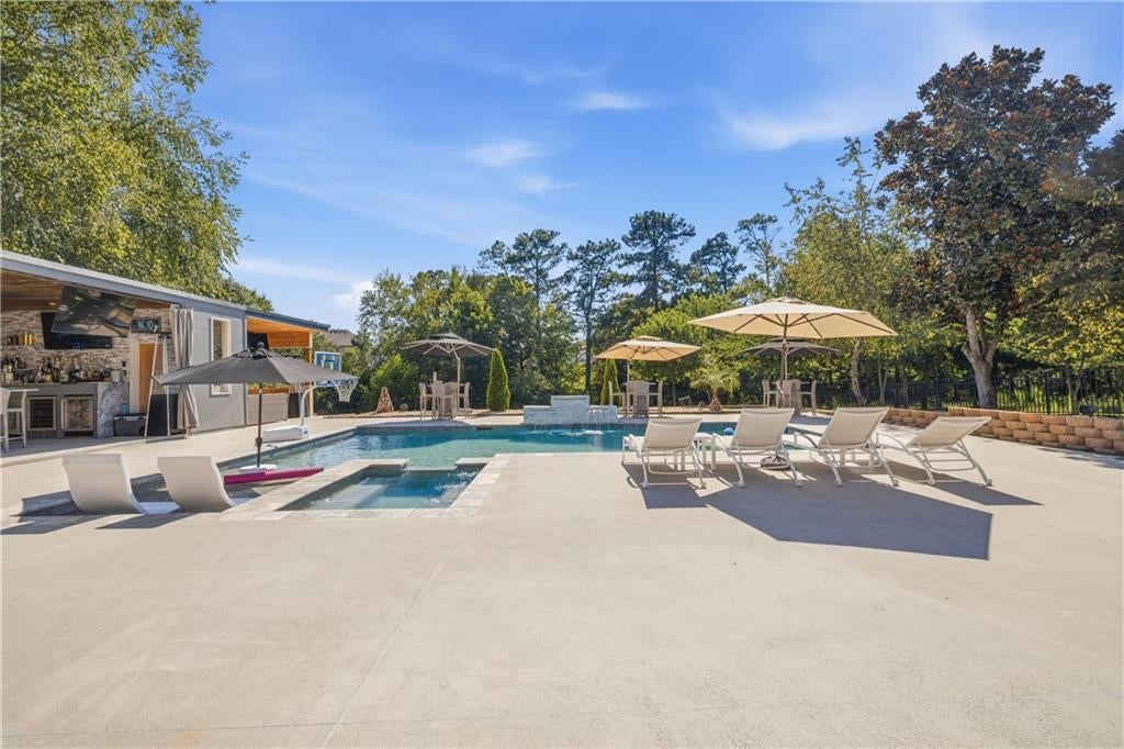 2711 Trailing Ivy Way