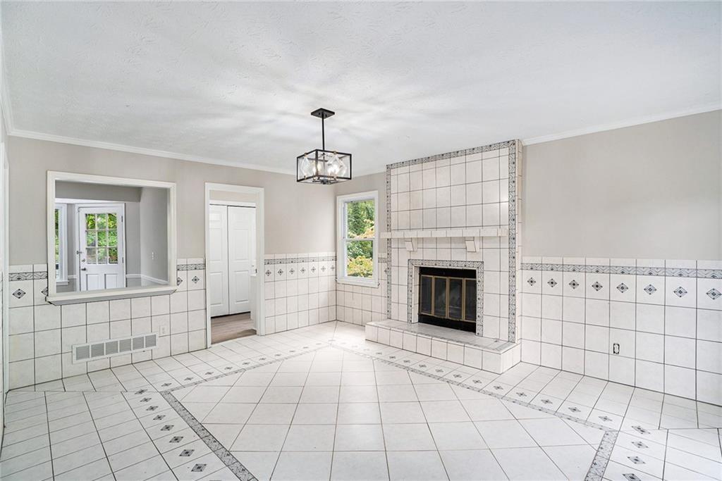 3333 Devaughn Drive NE