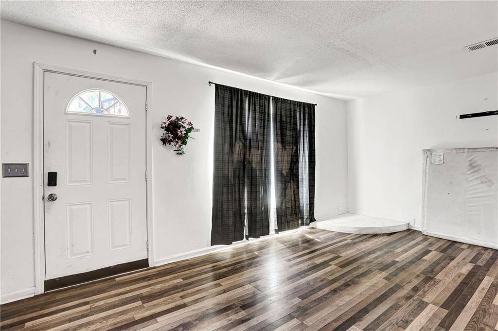 1921 Whitehall Forest Court SE