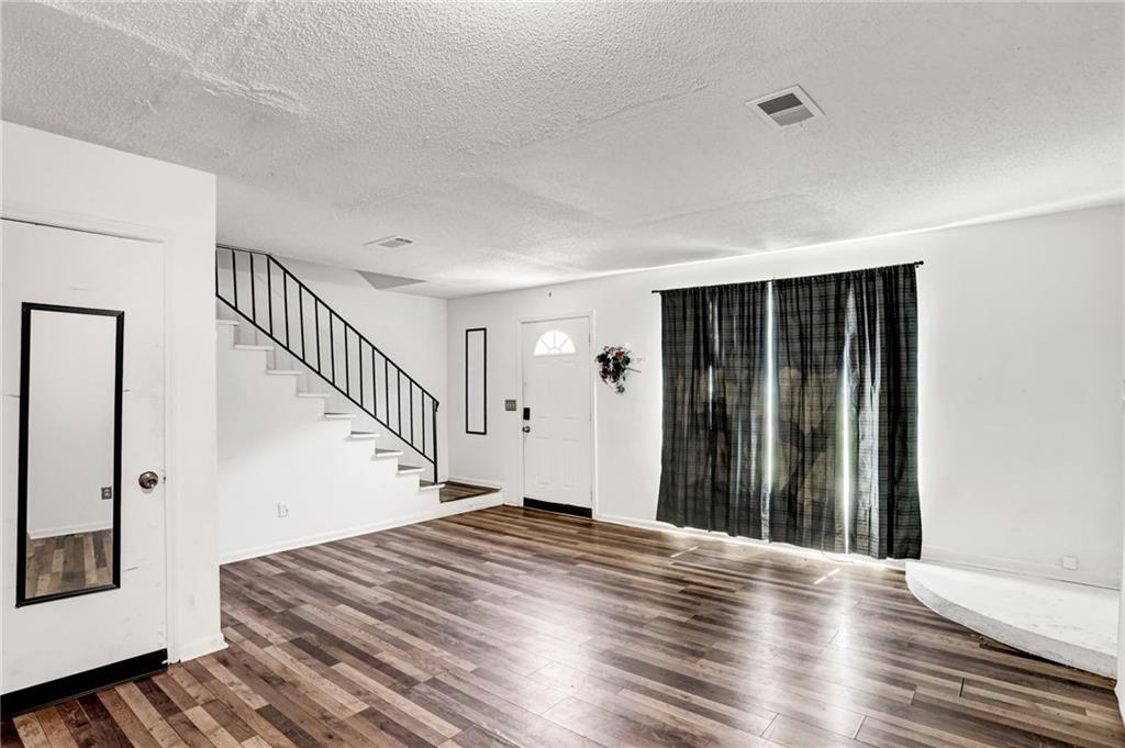 1921 Whitehall Forest Court SE