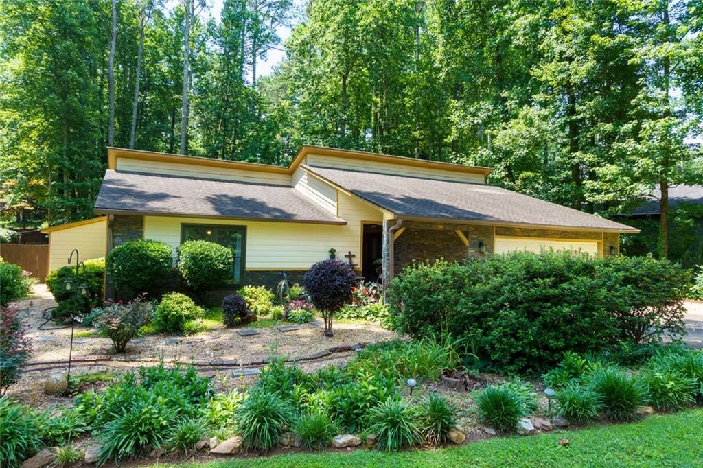 1211 Wade Green Circle NW