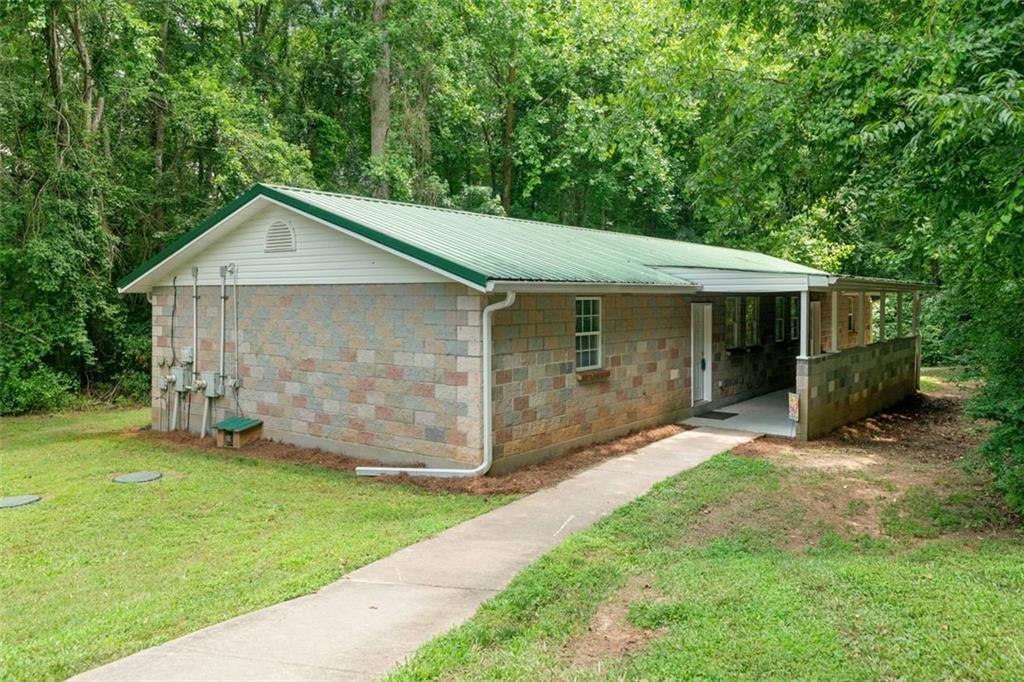 1628 ROCKMART Road