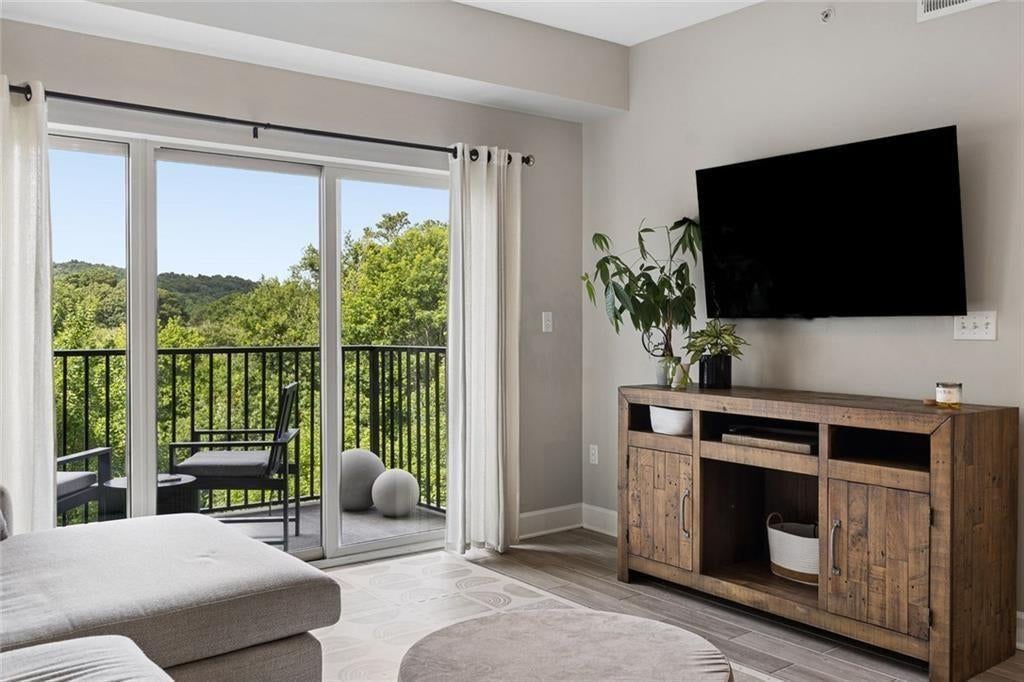 200 River Vista Drive 541