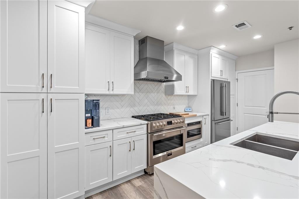 270 17th Street NW 3806