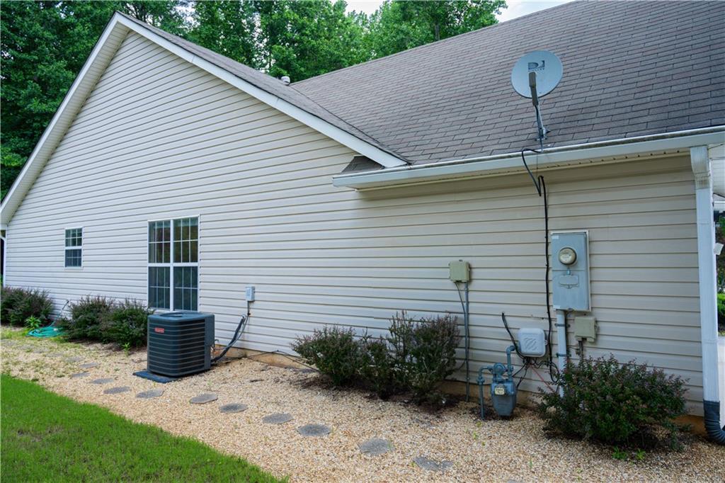 2407 Cove Lake Way