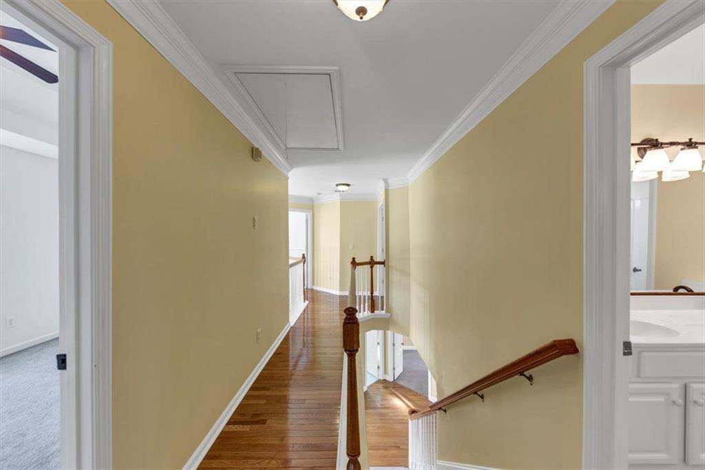 10890 Regal Forest Drive, Suwanee, Georgia image 9
