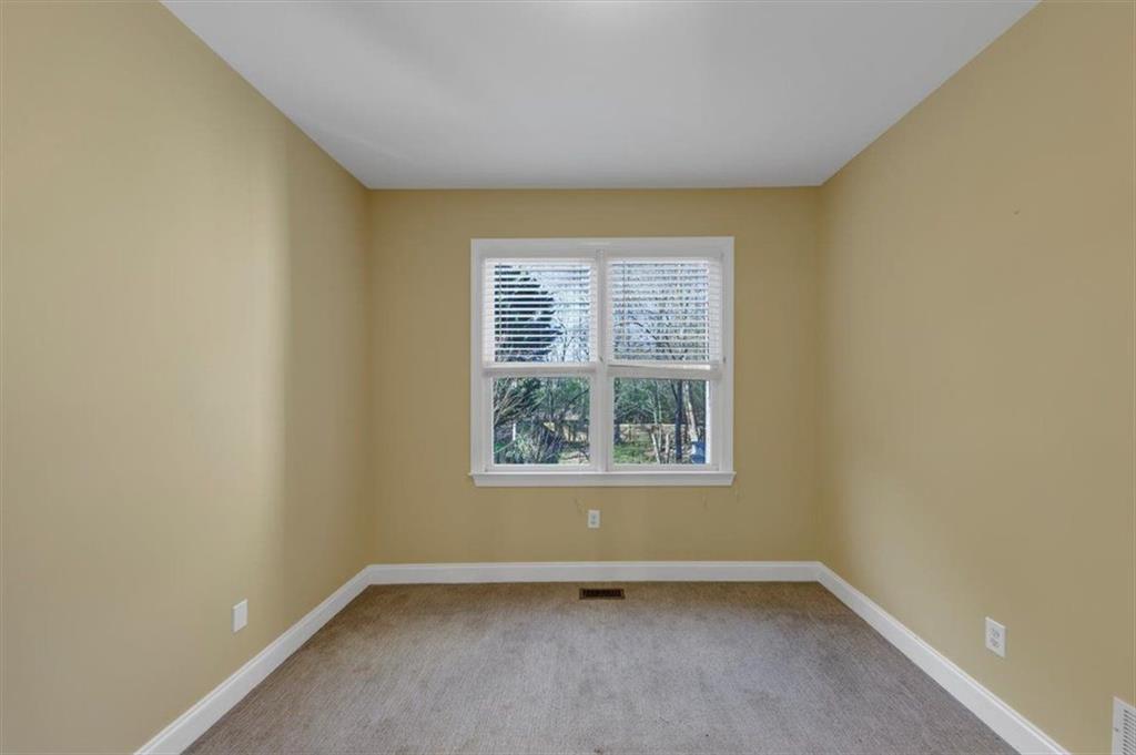 10890 Regal Forest Drive, Suwanee, Georgia image 8