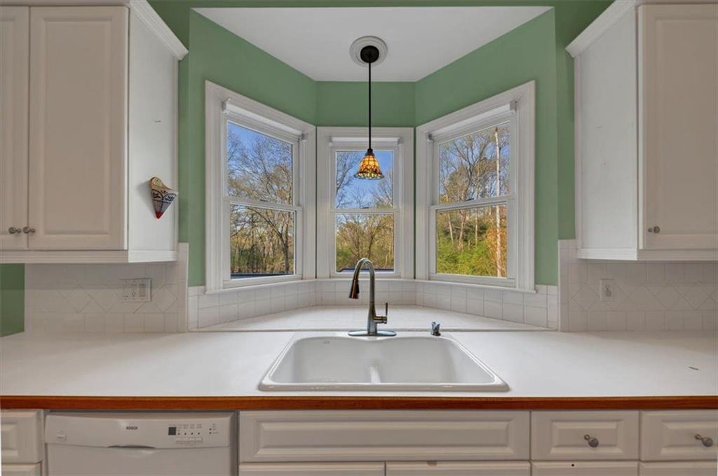 10890 Regal Forest Drive, Suwanee, Georgia image 13
