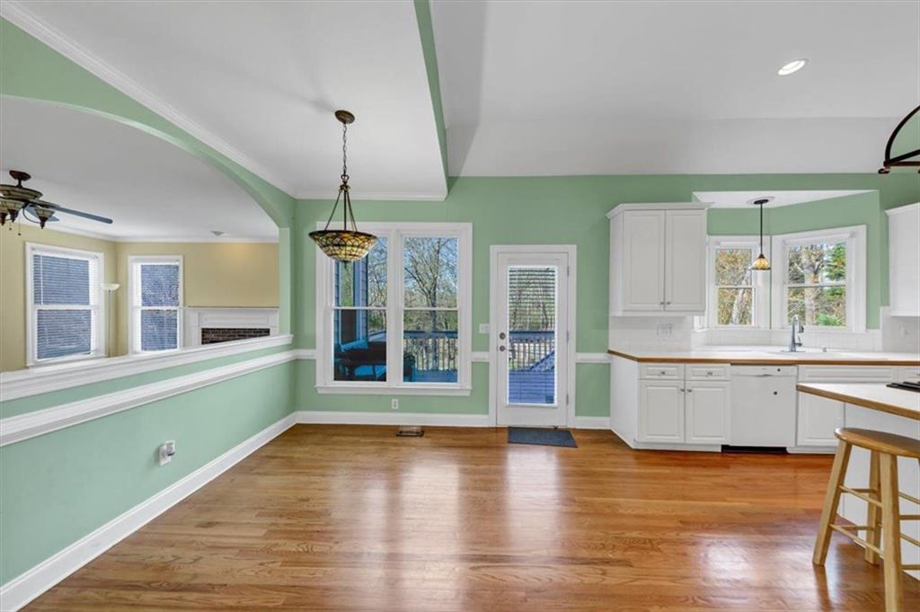 10890 Regal Forest Drive, Suwanee, Georgia image 5