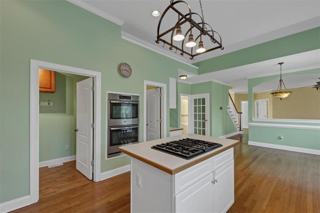 10890 Regal Forest Drive, Suwanee, Georgia image 7