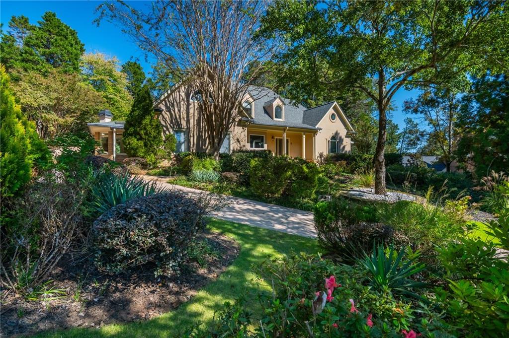 5305 Woodridge Forest Trail