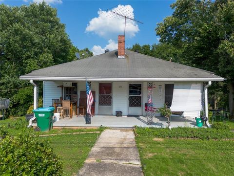 Homes For Sale - 636 Elmwood Street<br/> Canton, GA 30114