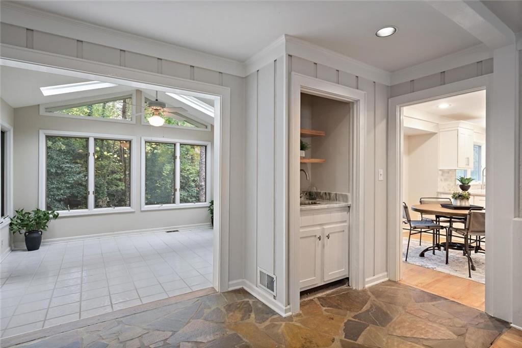 HIDDEN BRANCHES - Residential