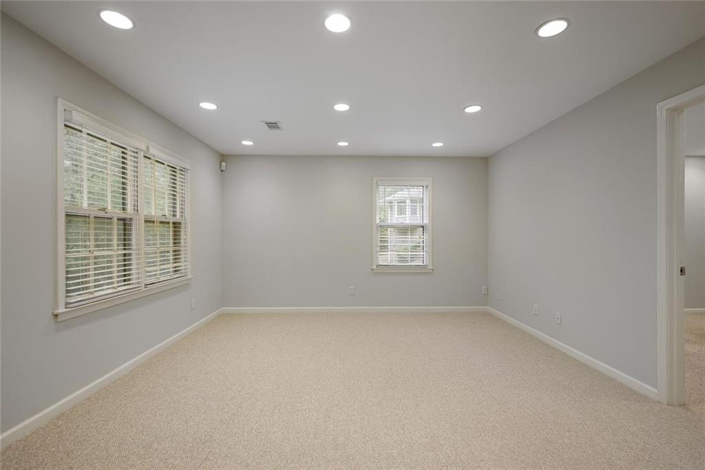 HIDDEN BRANCHES - Residential